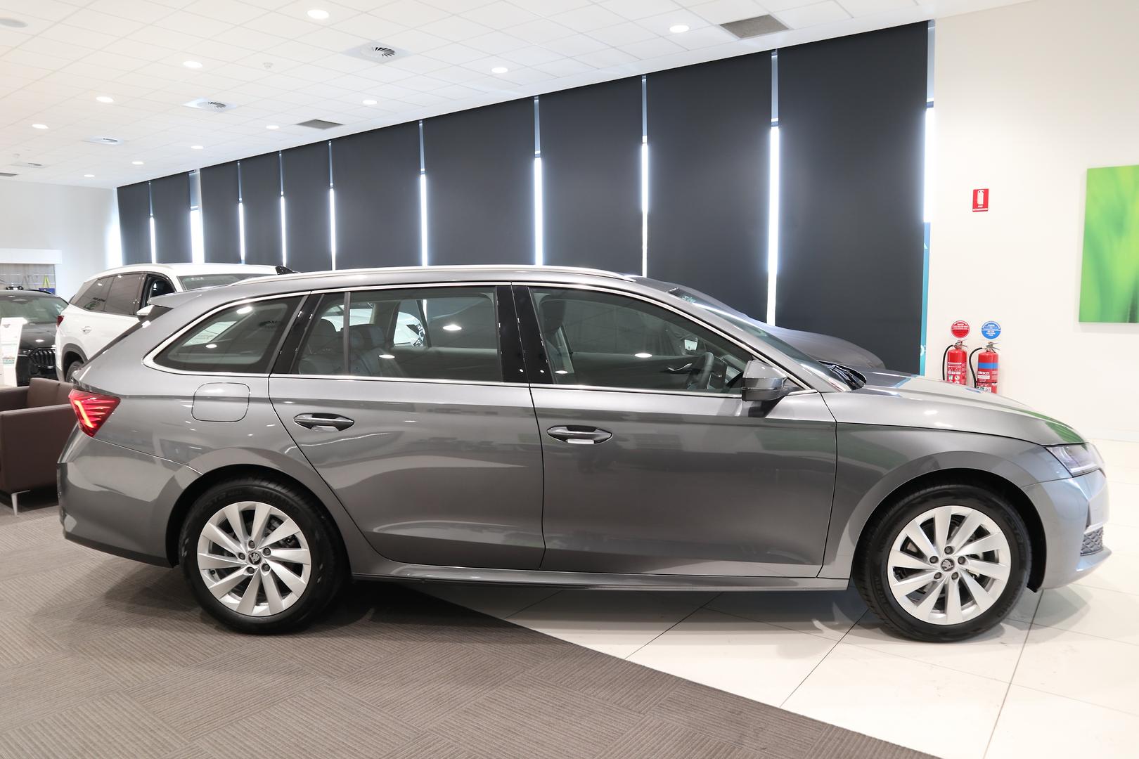 2026 SKODA Octavia Select mHEV — photo 9