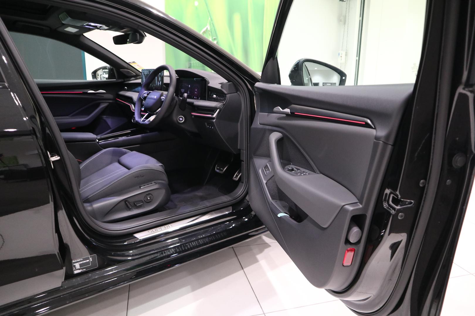 2026 SKODA Superb 195TSI Sportline — photo 13