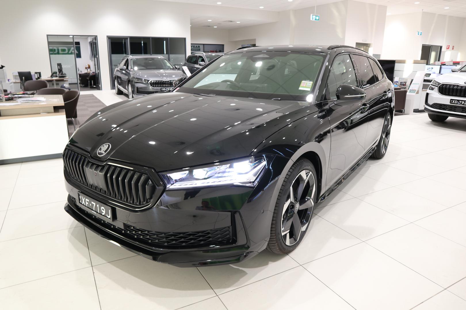 2026 SKODA Superb 195TSI Sportline — photo 3