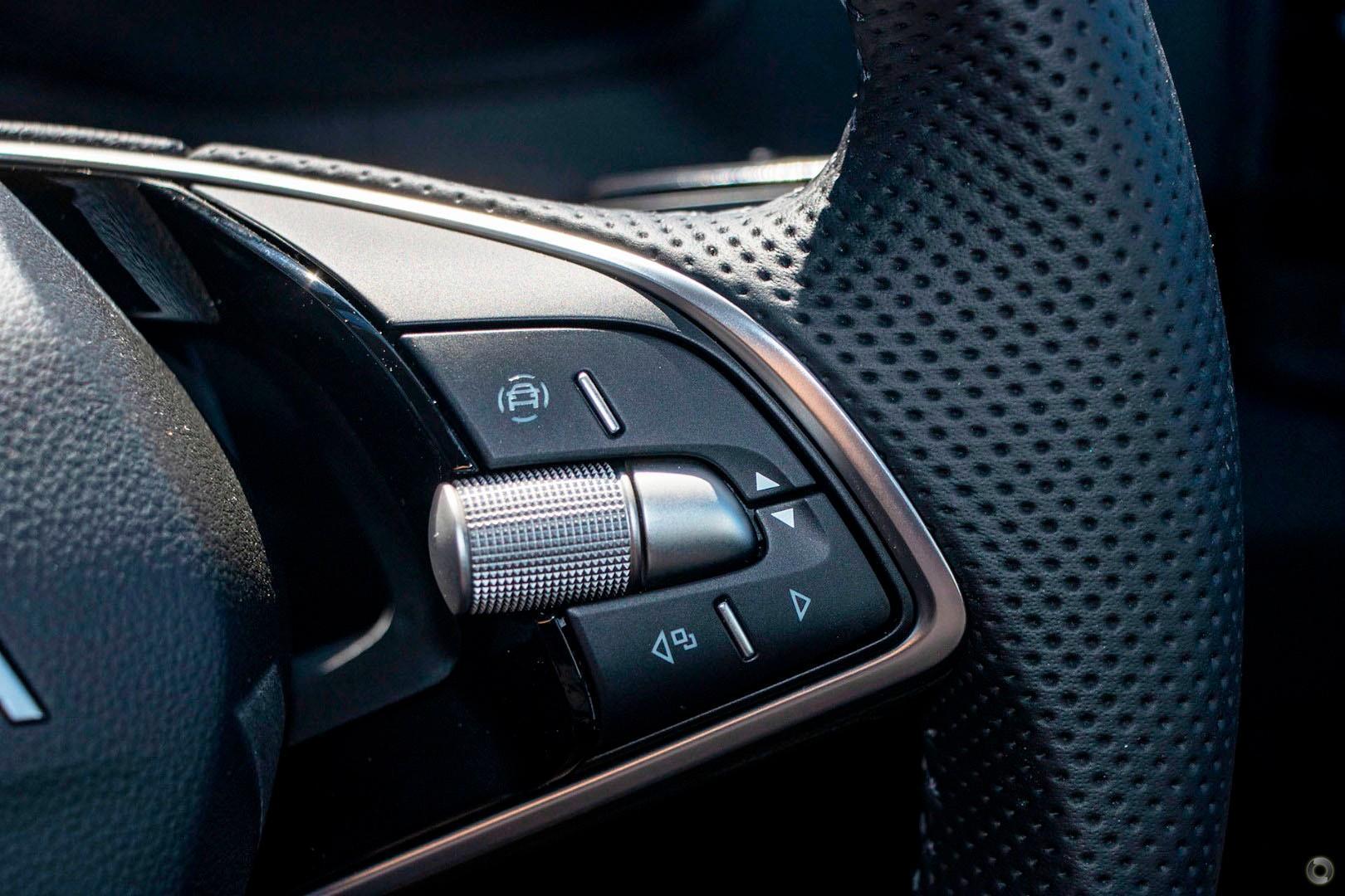 2026 SKODA Karoq 110TSI Select — photo 12