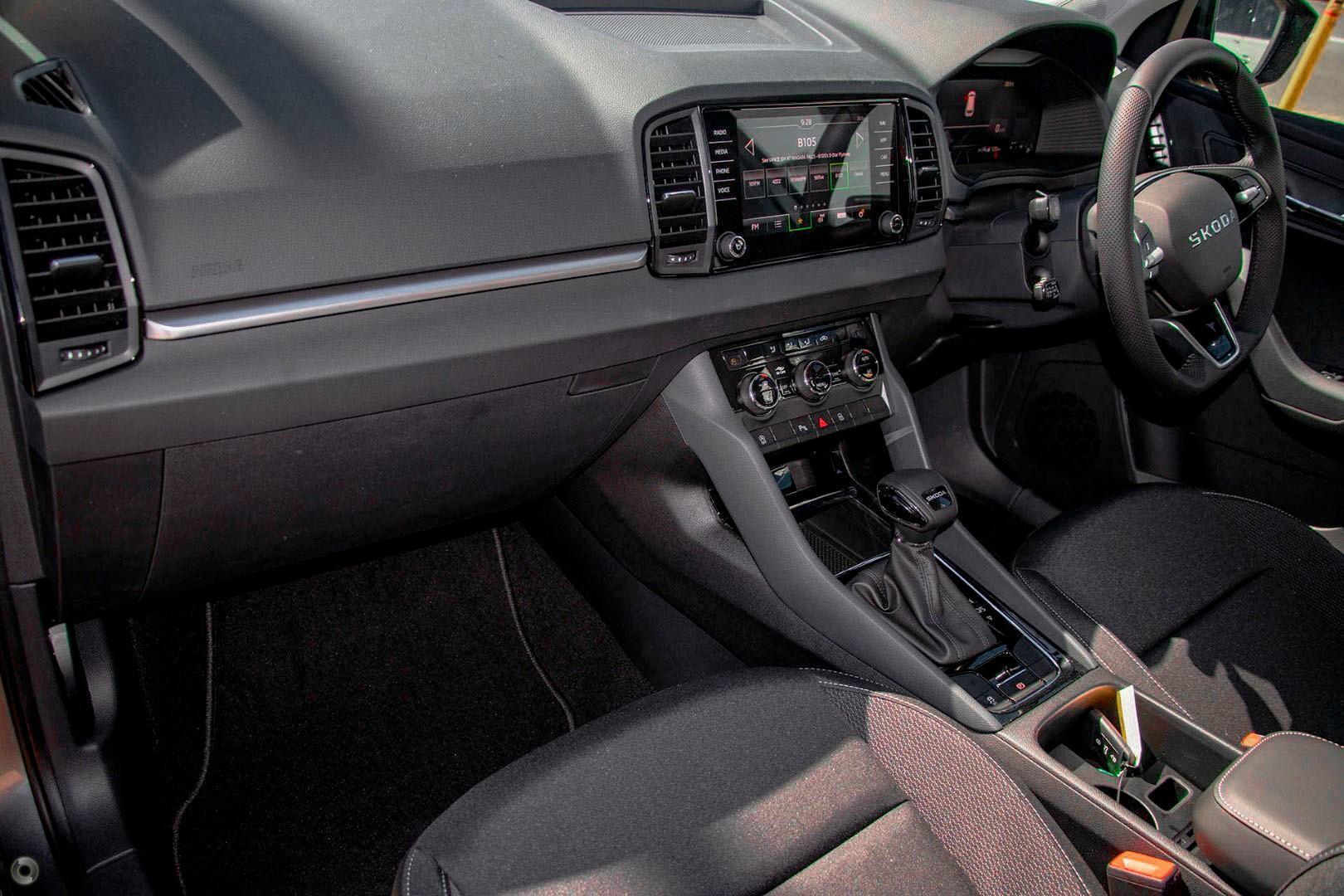 2026 SKODA Karoq 110TSI Select — photo 5