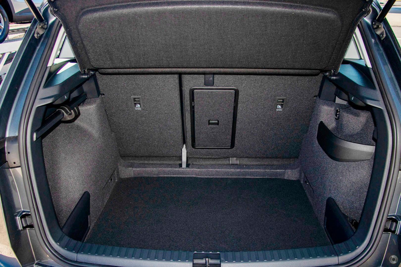 2026 SKODA Karoq 110TSI Select — photo 8