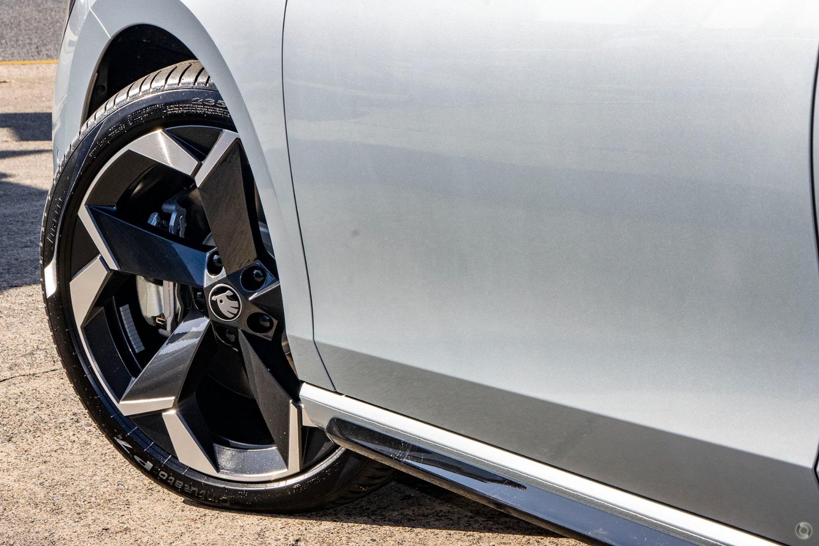 2026 SKODA Superb 195TSI Sportline — photo 11