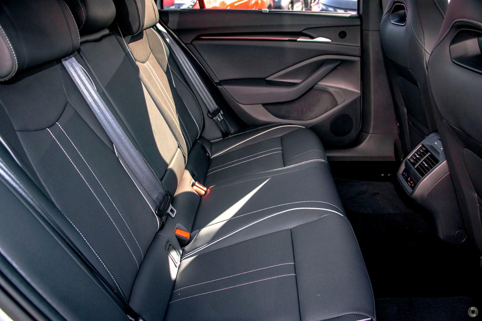 2026 SKODA Superb 195TSI Sportline — photo 8