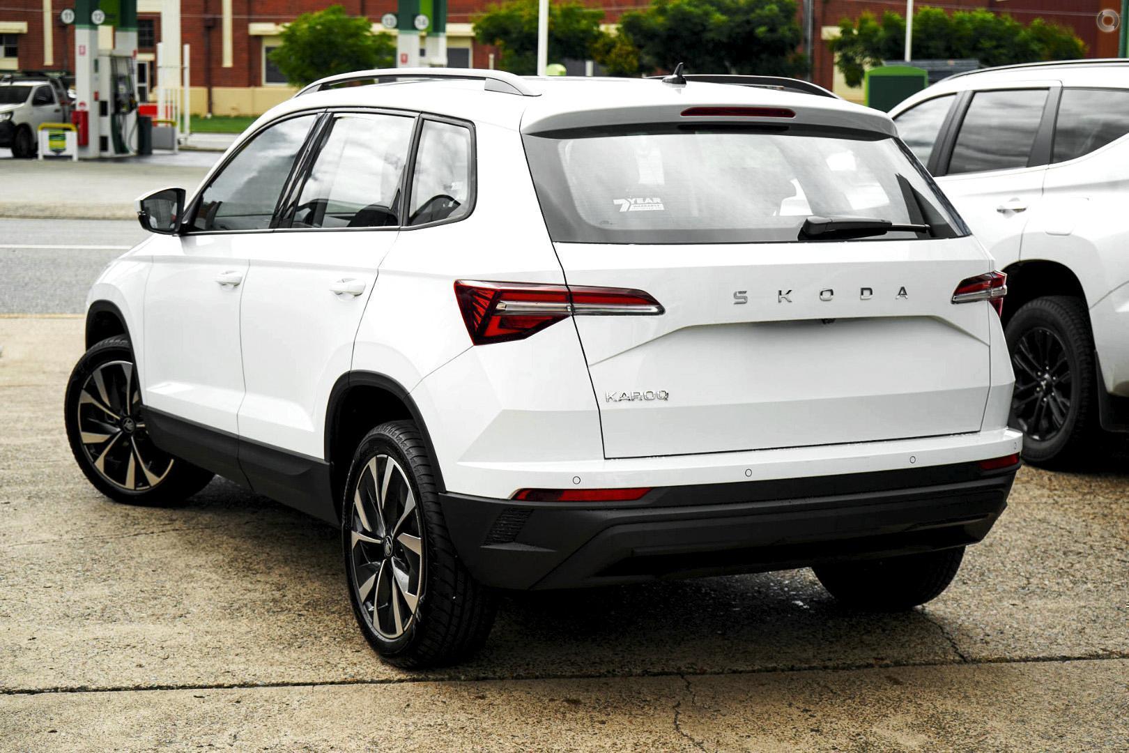 2026 SKODA Karoq 110TSI Select — photo 3