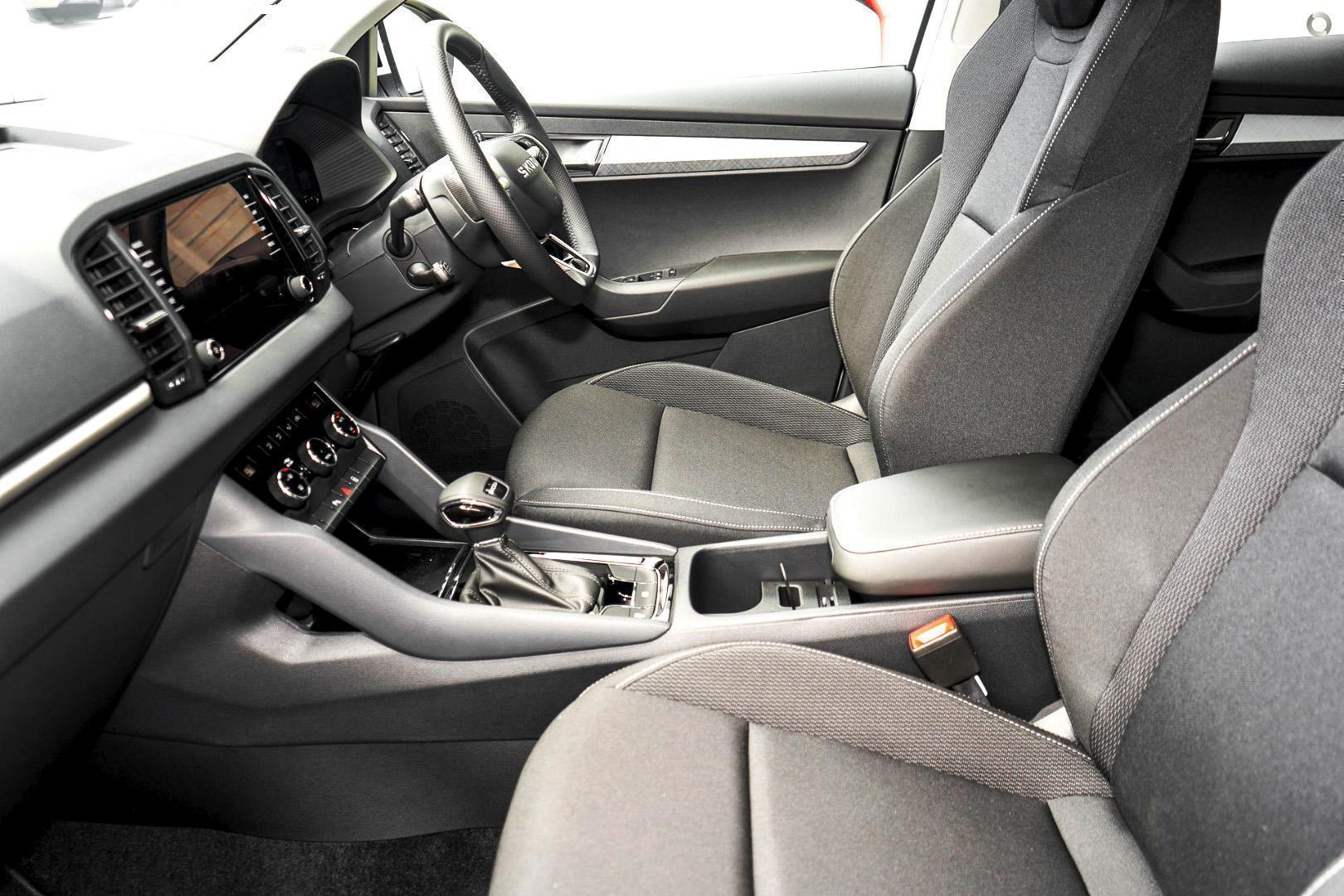 2026 SKODA Karoq 110TSI Select — photo 4