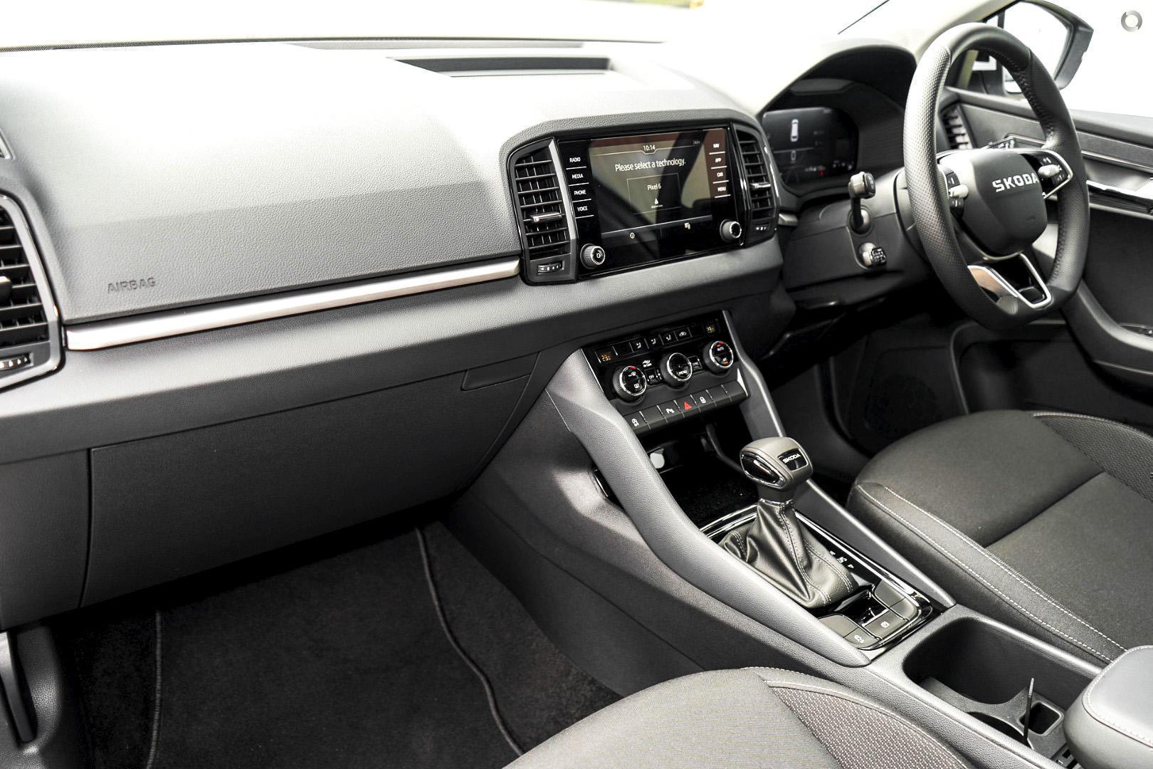 2026 SKODA Karoq 110TSI Select — photo 5