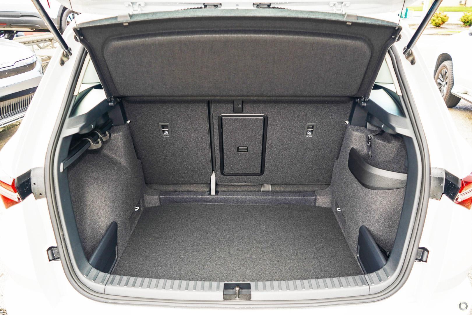 2026 SKODA Karoq 110TSI Select — photo 8