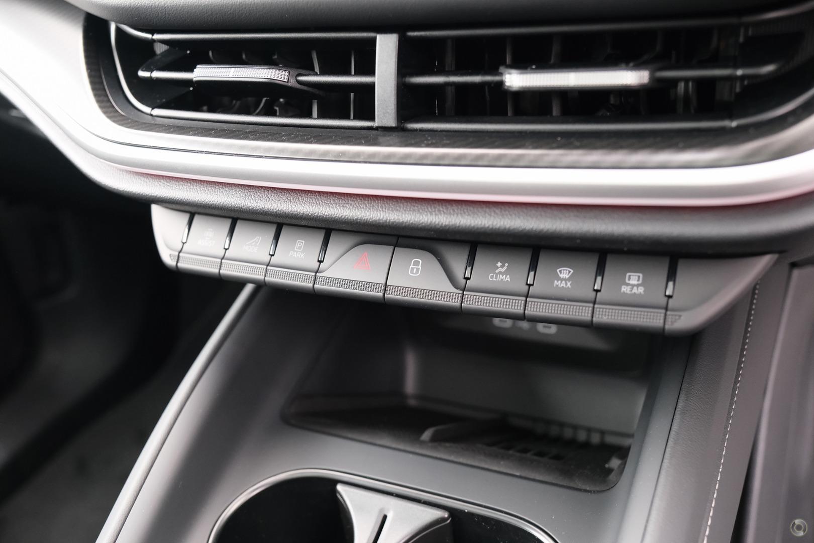 2026 SKODA Enyaq 85 Sportline — photo 10