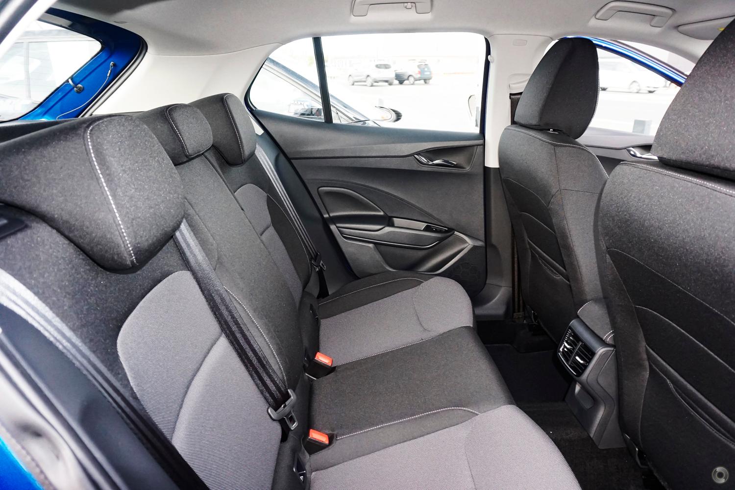 2026 SKODA Fabia 85TSI Select — photo 7