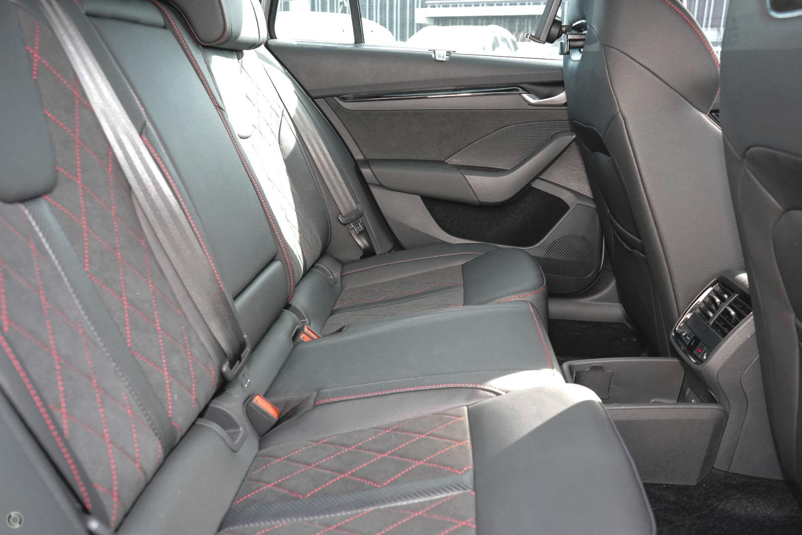 2026 SKODA Octavia RS — photo 8