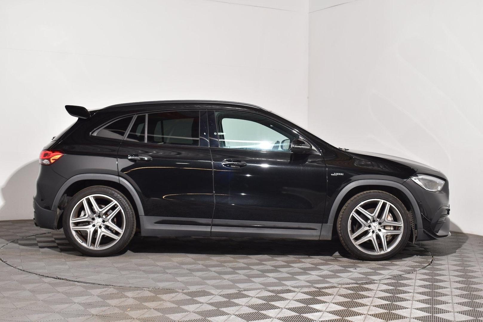 2022 Mercedes-Benz GLA-Class GLA35 AMG — photo 10