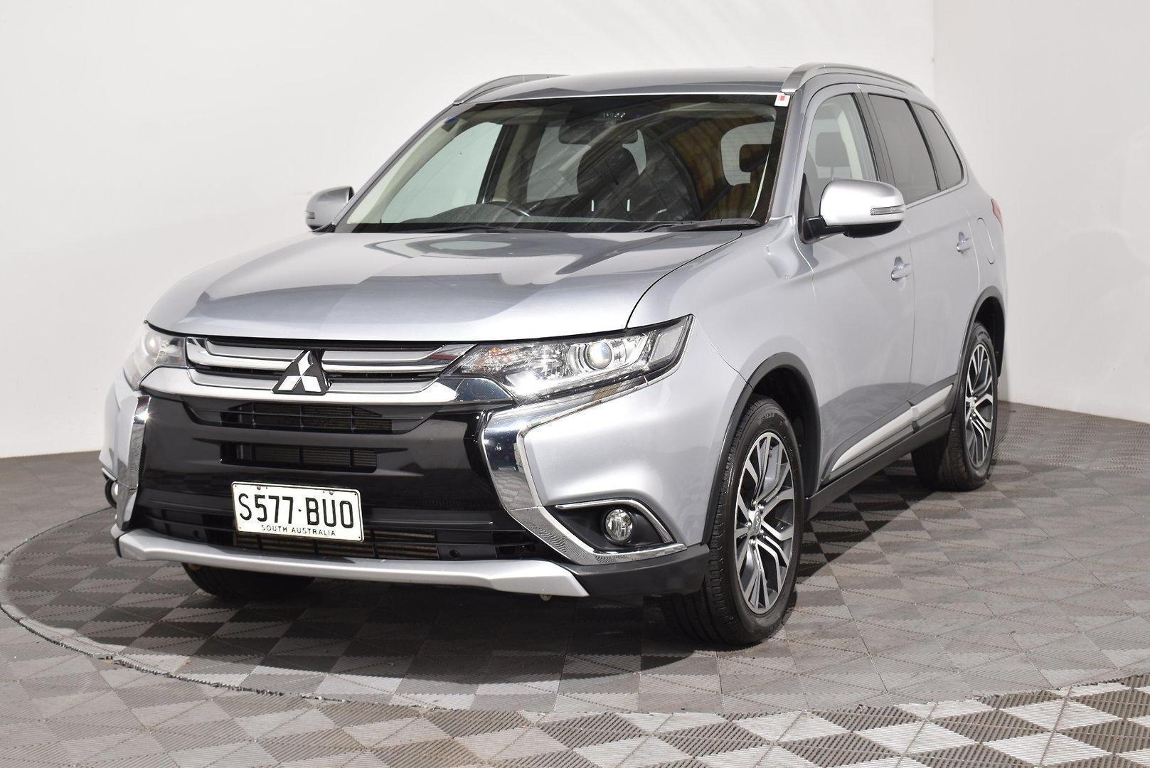 2017 Mitsubishi Outlander LS Safety Pack — photo 13