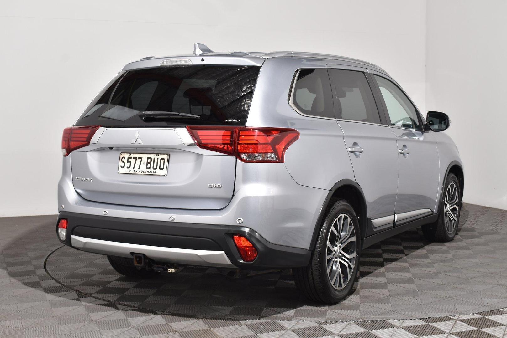 2017 Mitsubishi Outlander LS Safety Pack — photo 14