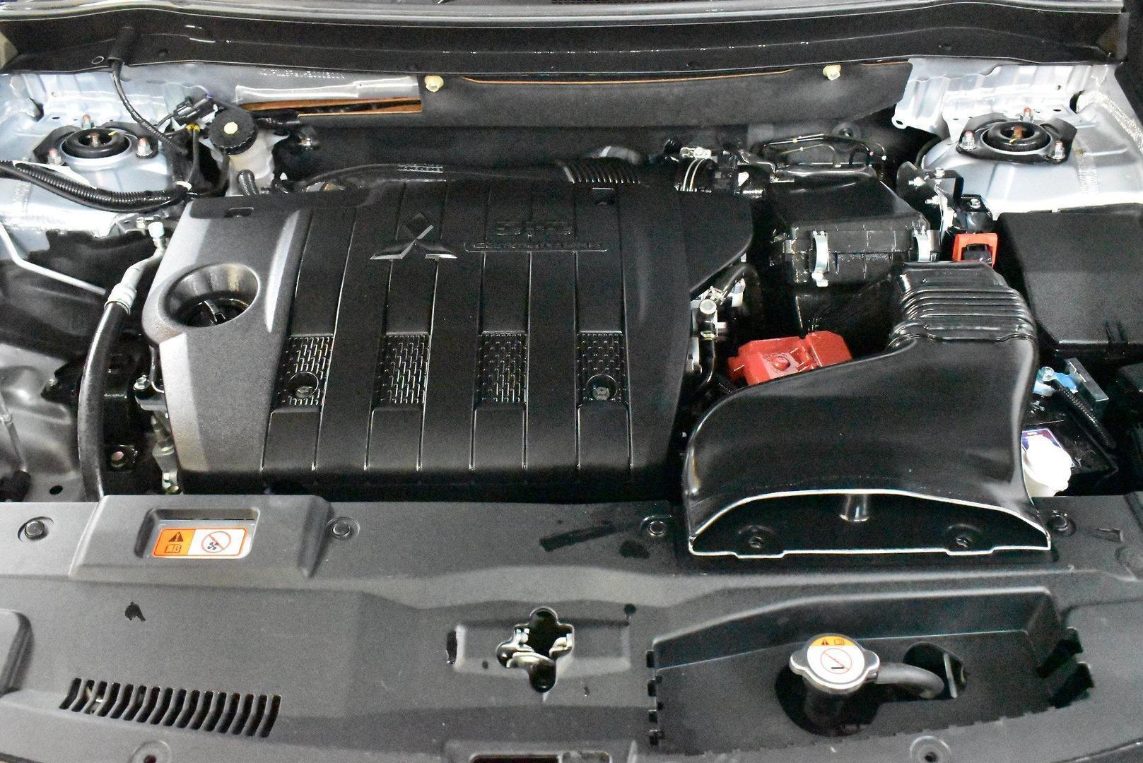 2017 Mitsubishi Outlander LS Safety Pack — photo 17