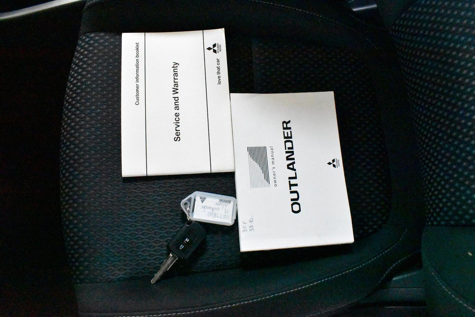 2017 Mitsubishi Outlander LS Safety Pack — photo 25