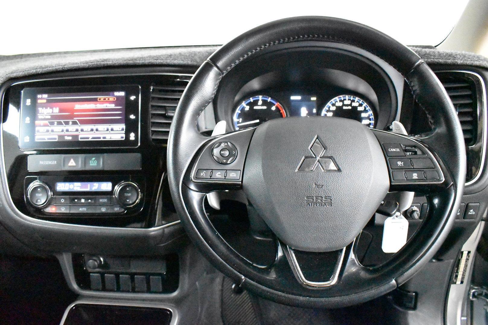 2017 Mitsubishi Outlander LS Safety Pack — photo 5
