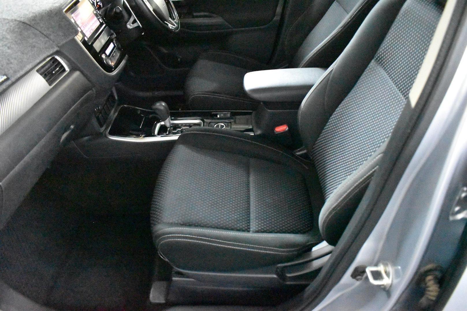 2017 Mitsubishi Outlander LS Safety Pack — photo 7