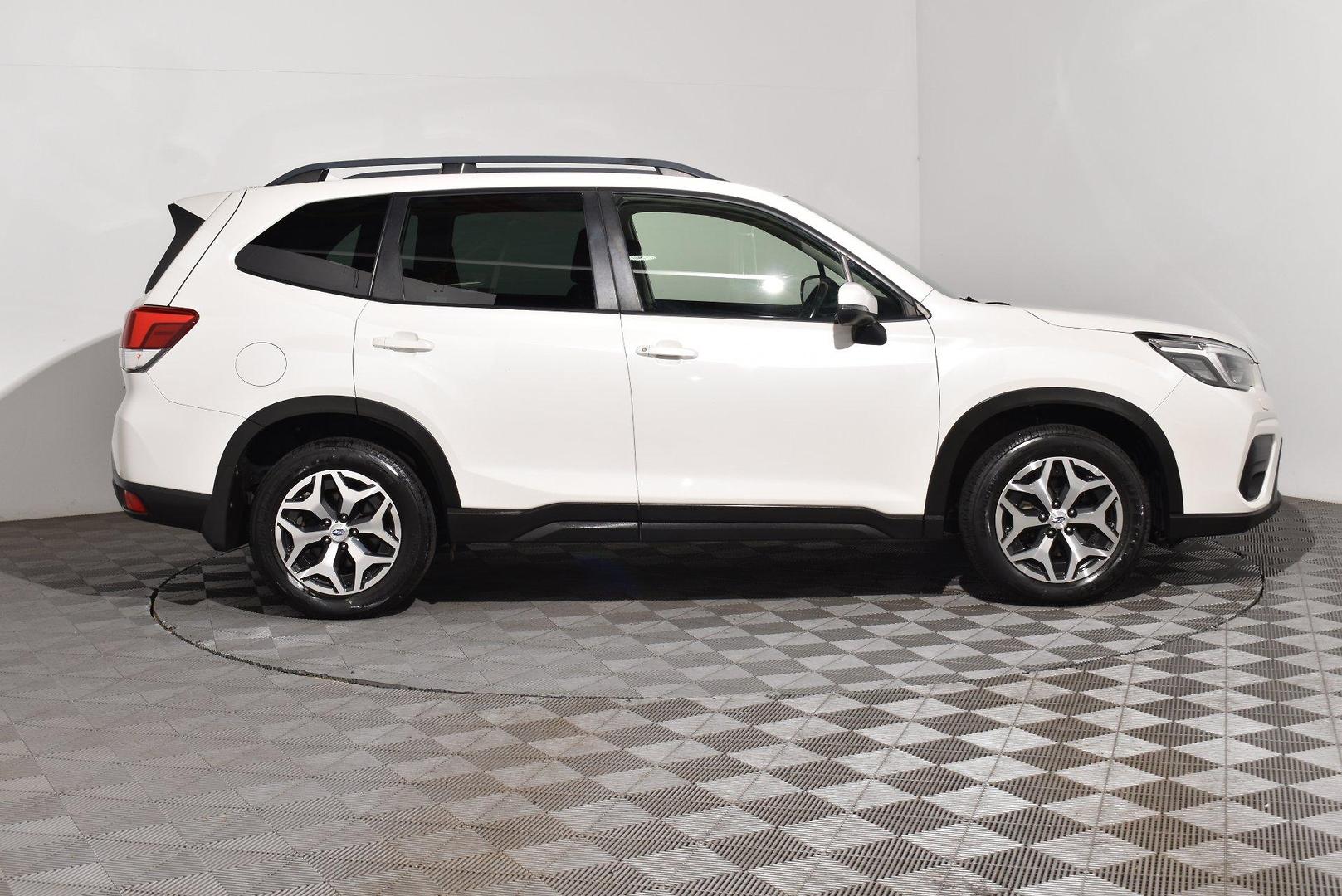 2020 Subaru Forester 25iL — photo 10