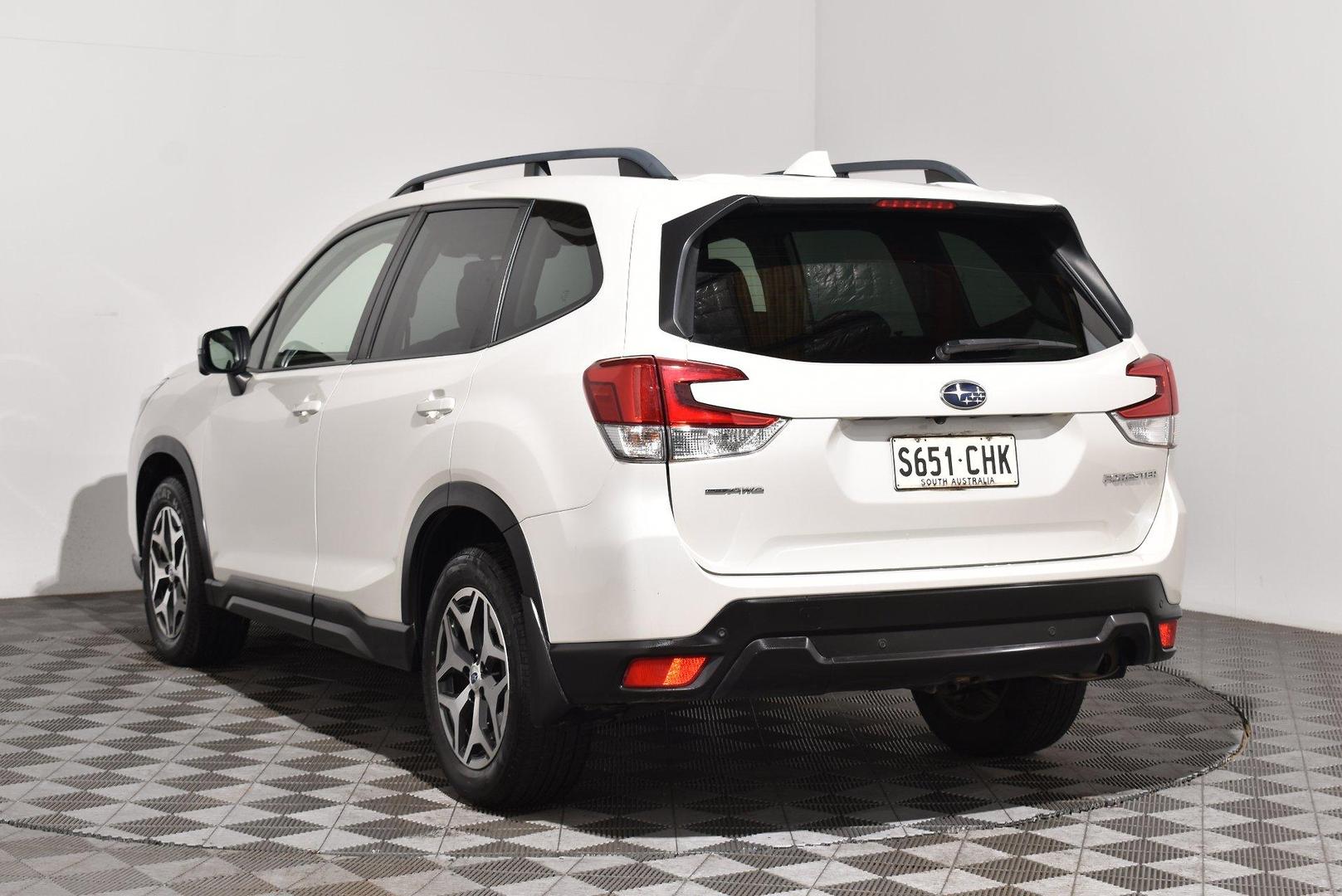 2020 Subaru Forester 25iL — photo 2