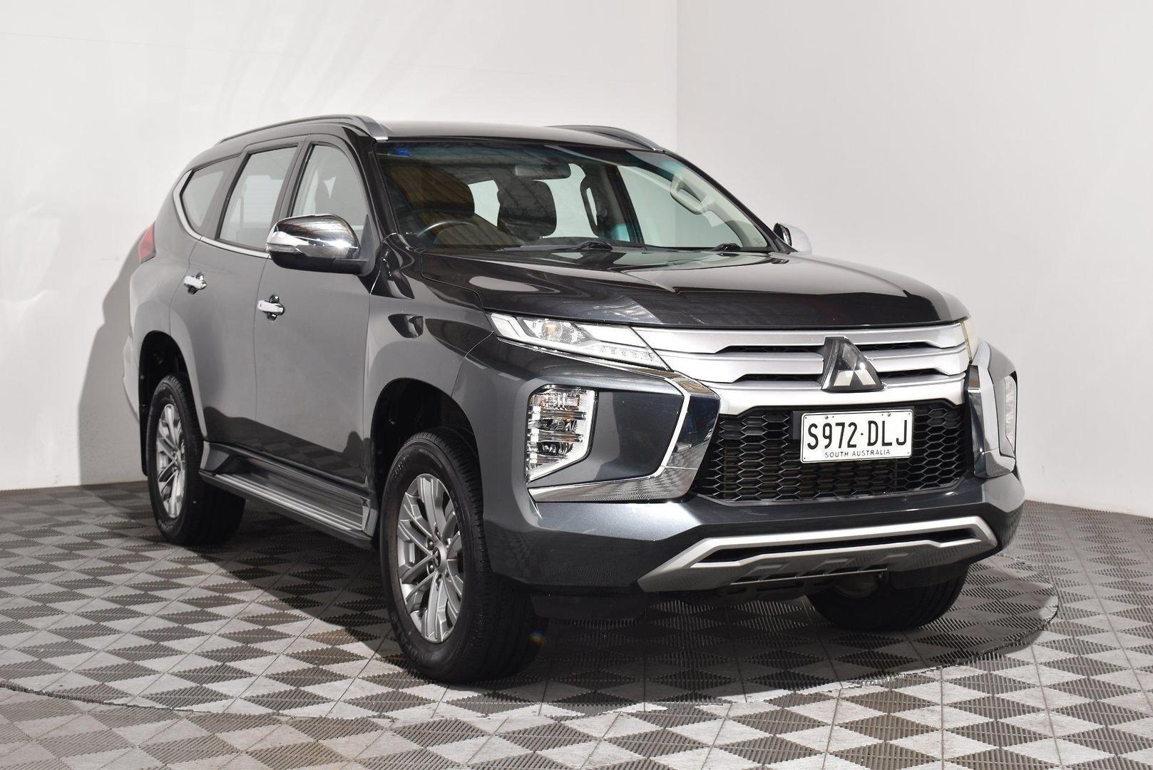 2020 Mitsubishi Pajero Sport GLX — photo 1
