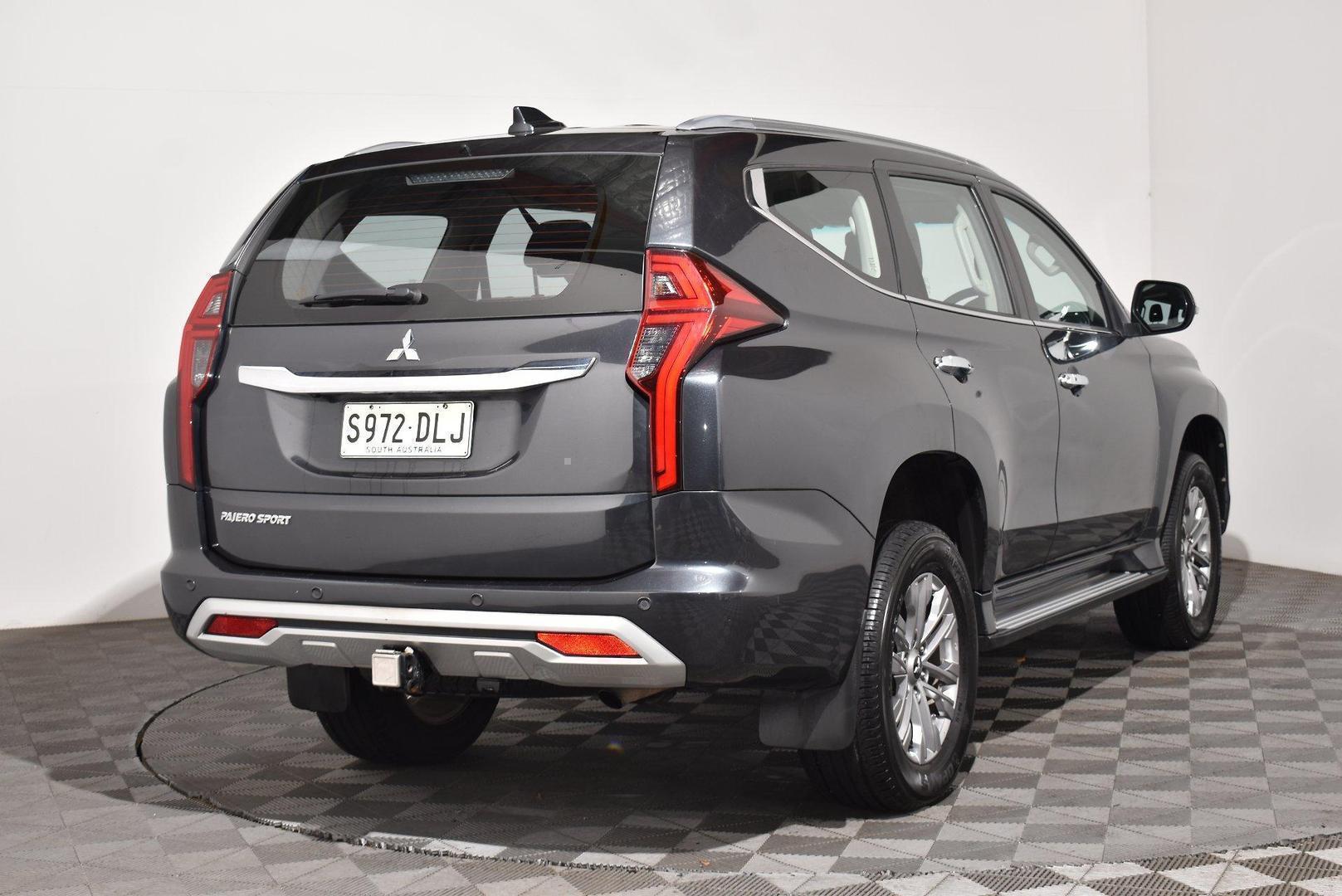 2020 Mitsubishi Pajero Sport GLX — photo 14