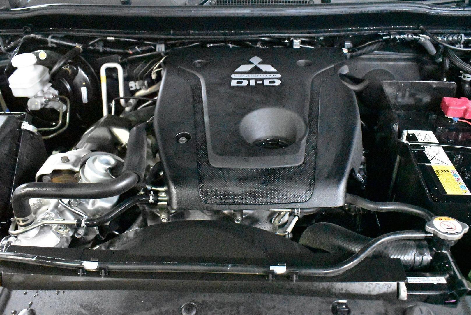 2020 Mitsubishi Pajero Sport GLX — photo 17