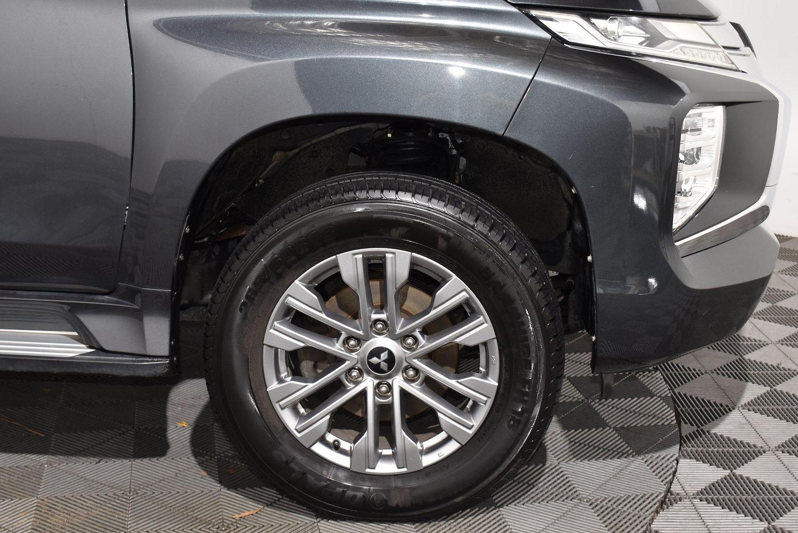 2020 Mitsubishi Pajero Sport GLX — photo 18