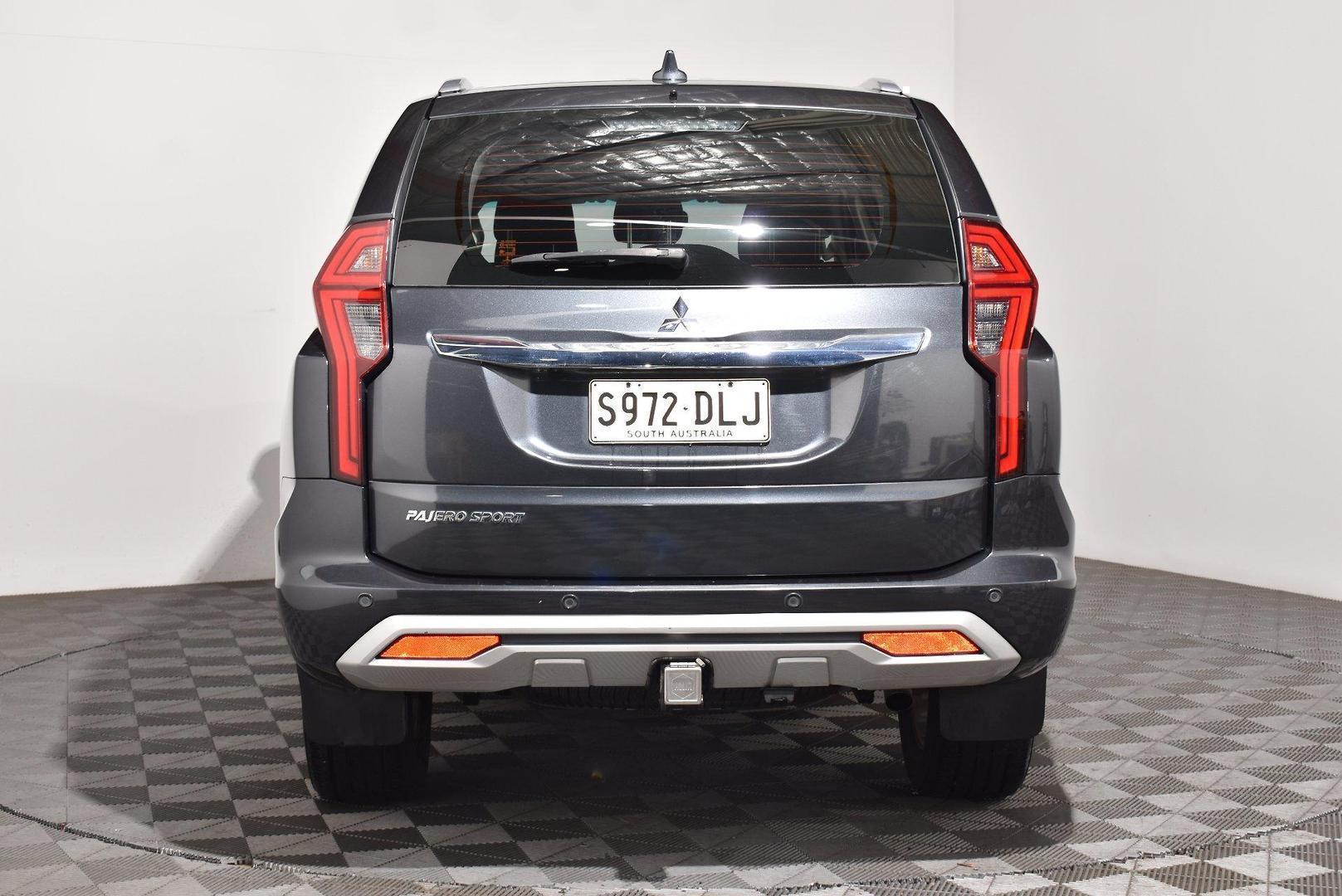 2020 Mitsubishi Pajero Sport GLX — photo 4