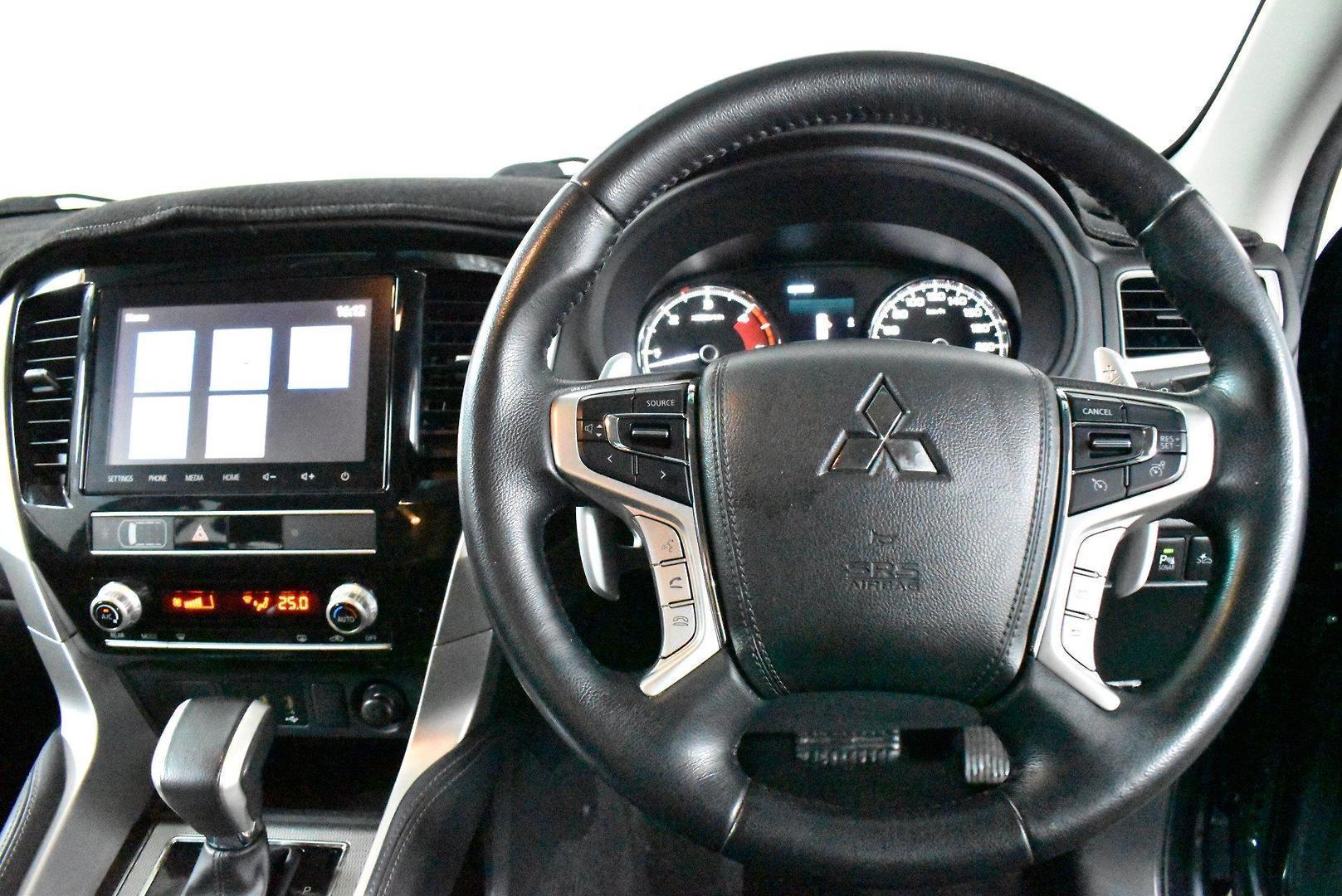 2020 Mitsubishi Pajero Sport GLX — photo 5