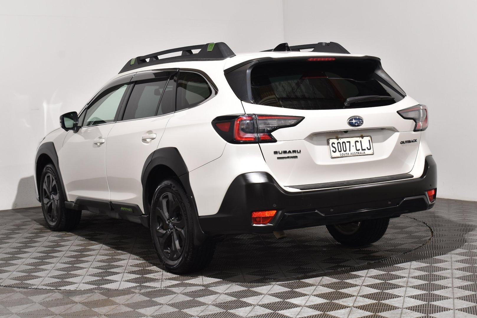 2021 Subaru Outback AWD Sport — photo 2