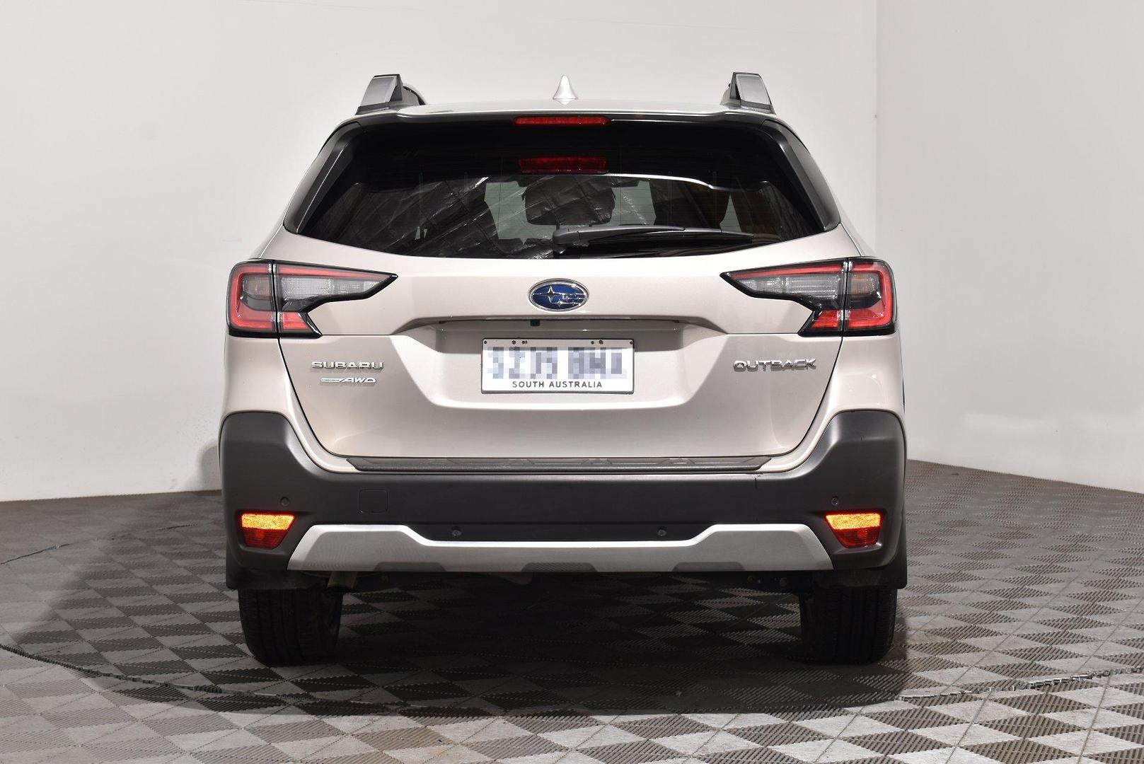 2024 Subaru Outback AWD Touring — photo 4