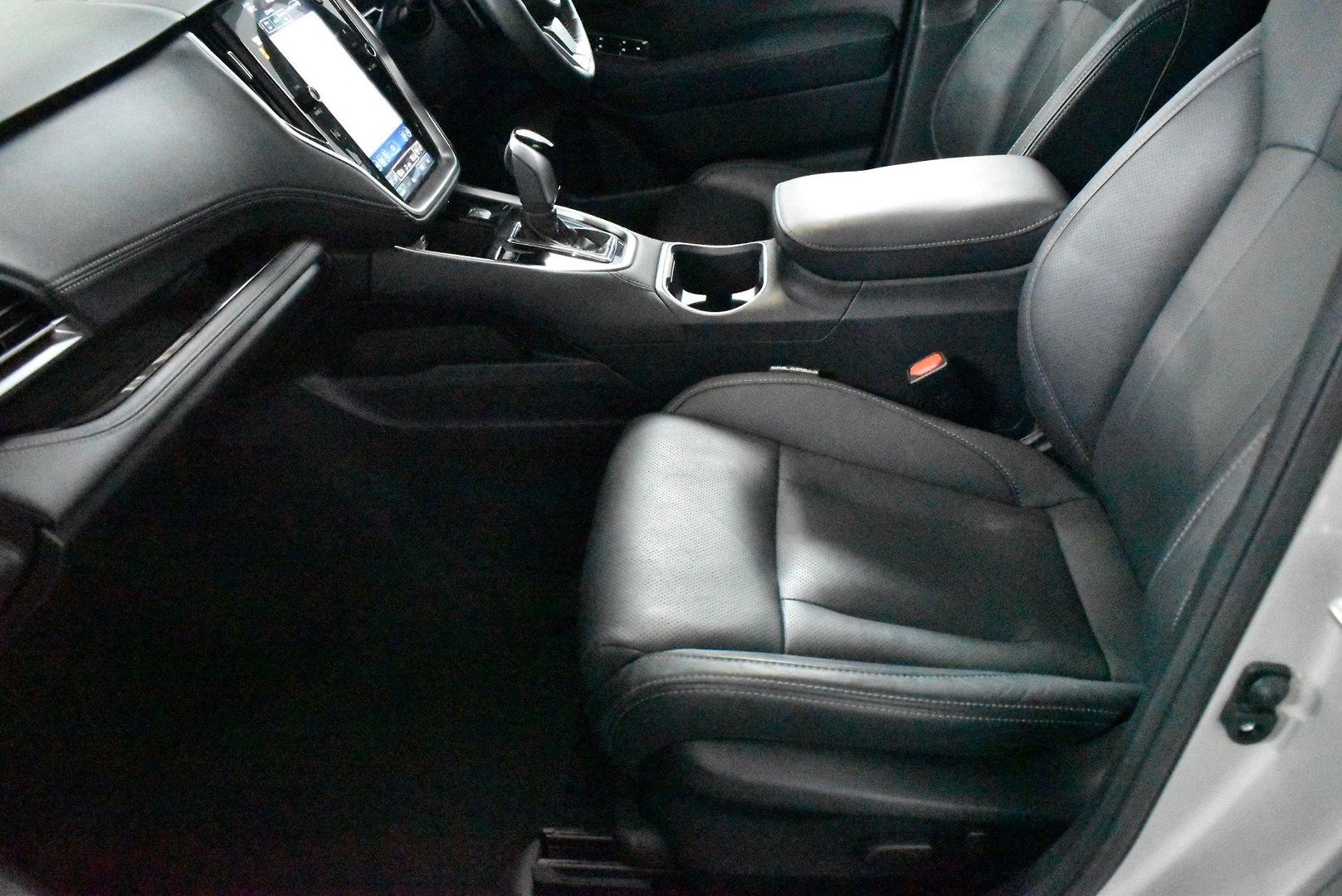 2024 Subaru Outback AWD Touring — photo 7