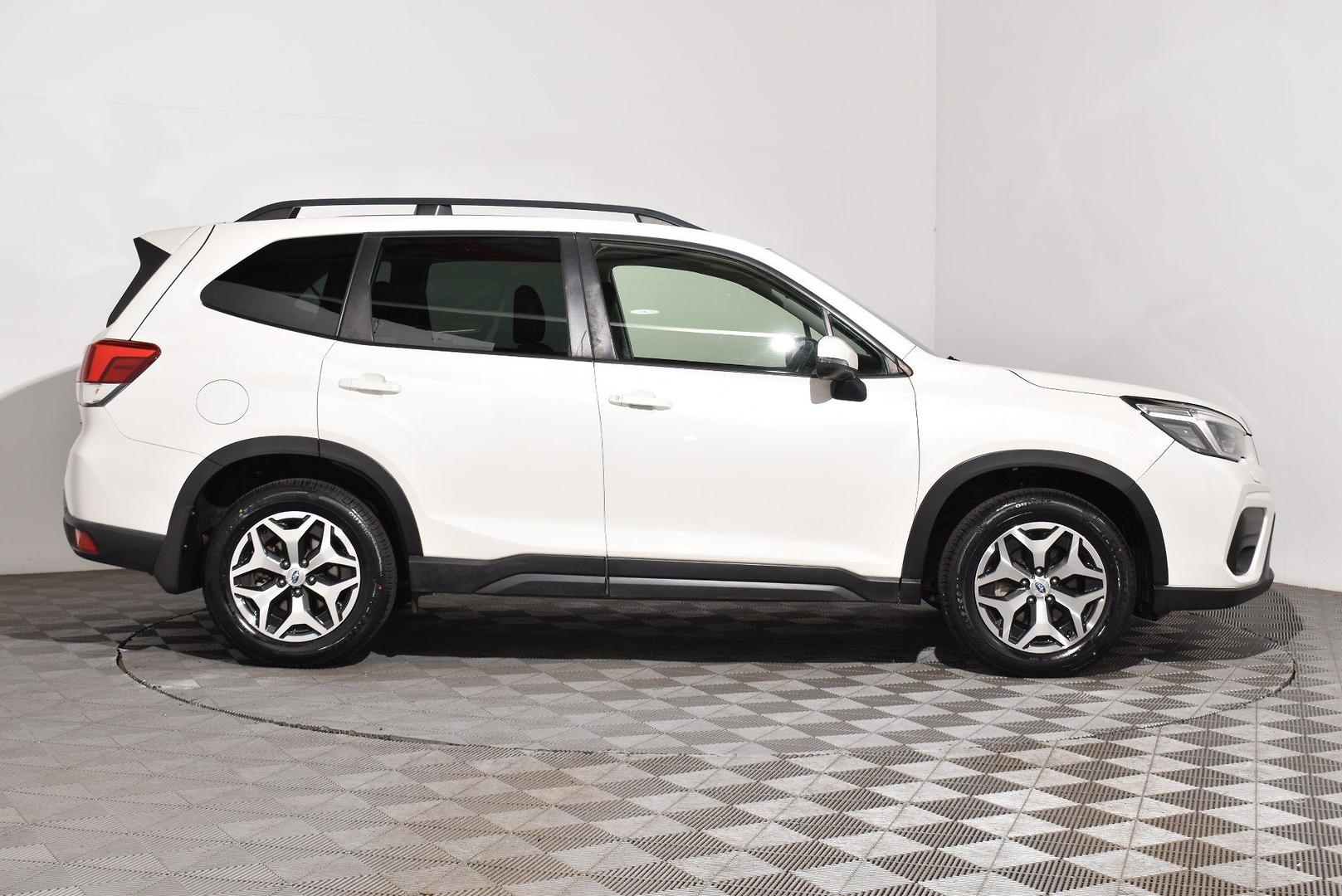 2020 Subaru Forester 25iL — photo 10