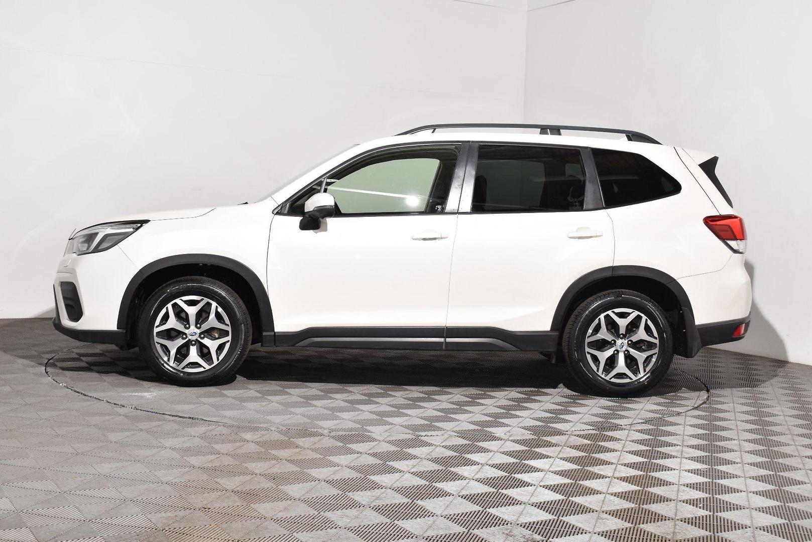 2020 Subaru Forester 25iL — photo 11