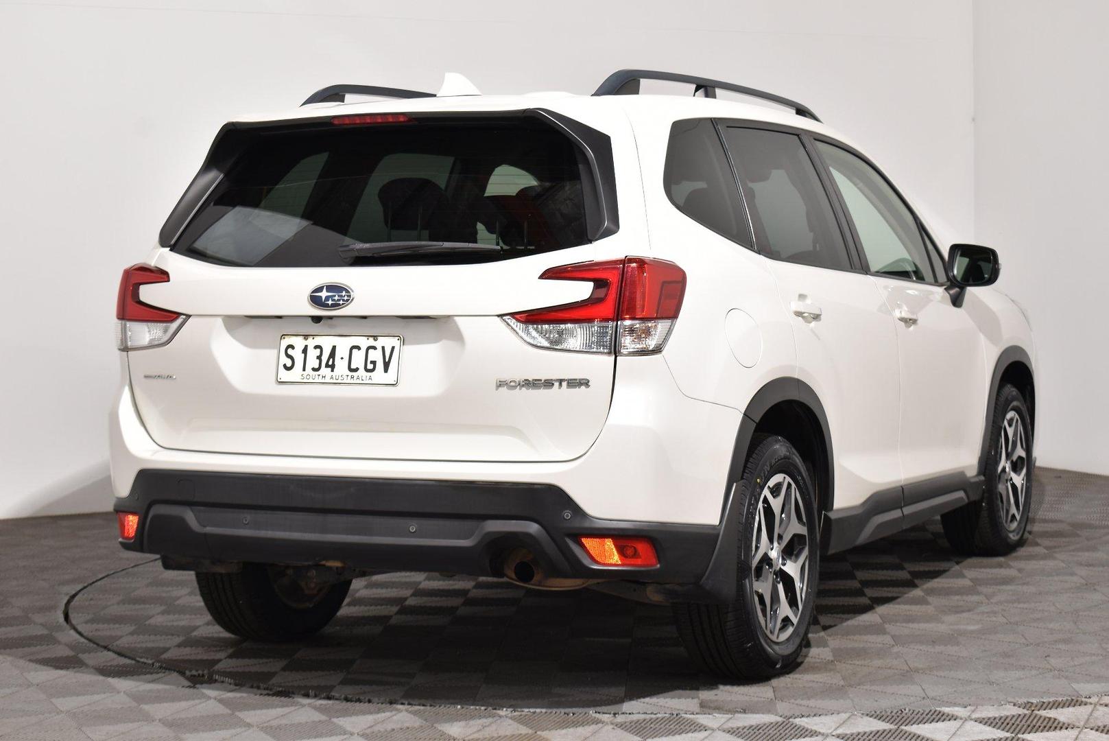 2020 Subaru Forester 25iL — photo 14