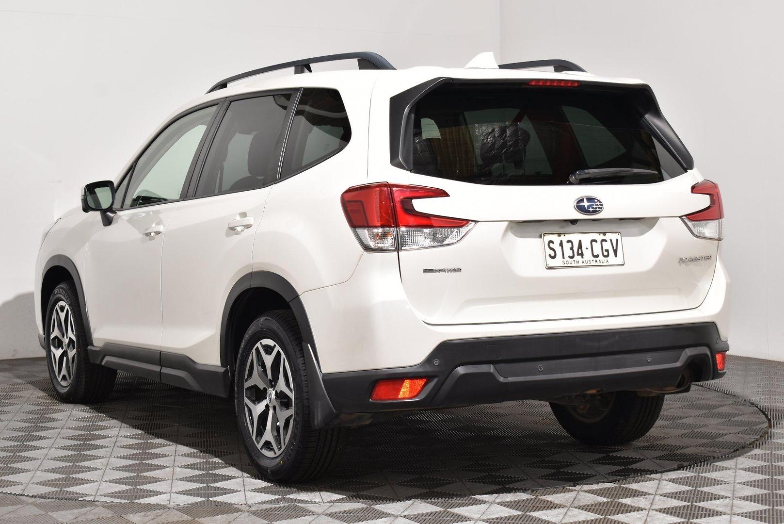 2020 Subaru Forester 25iL — photo 2