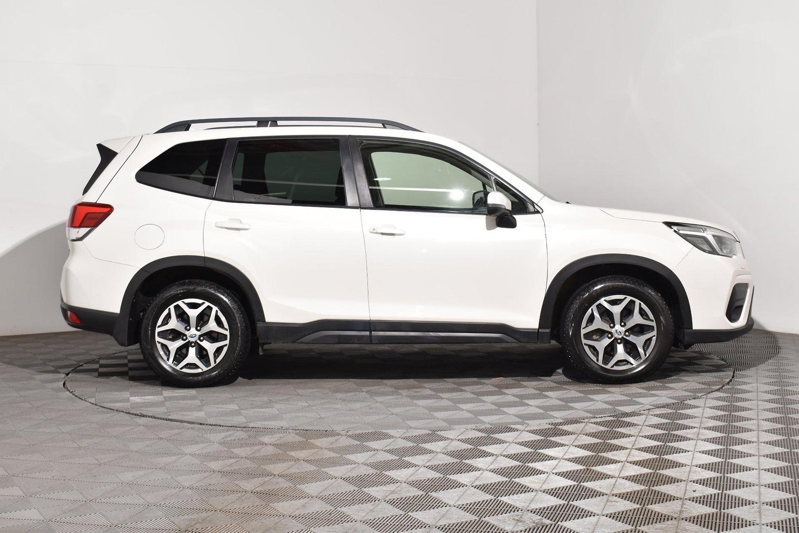 2020 Subaru Forester 25iL — photo 10