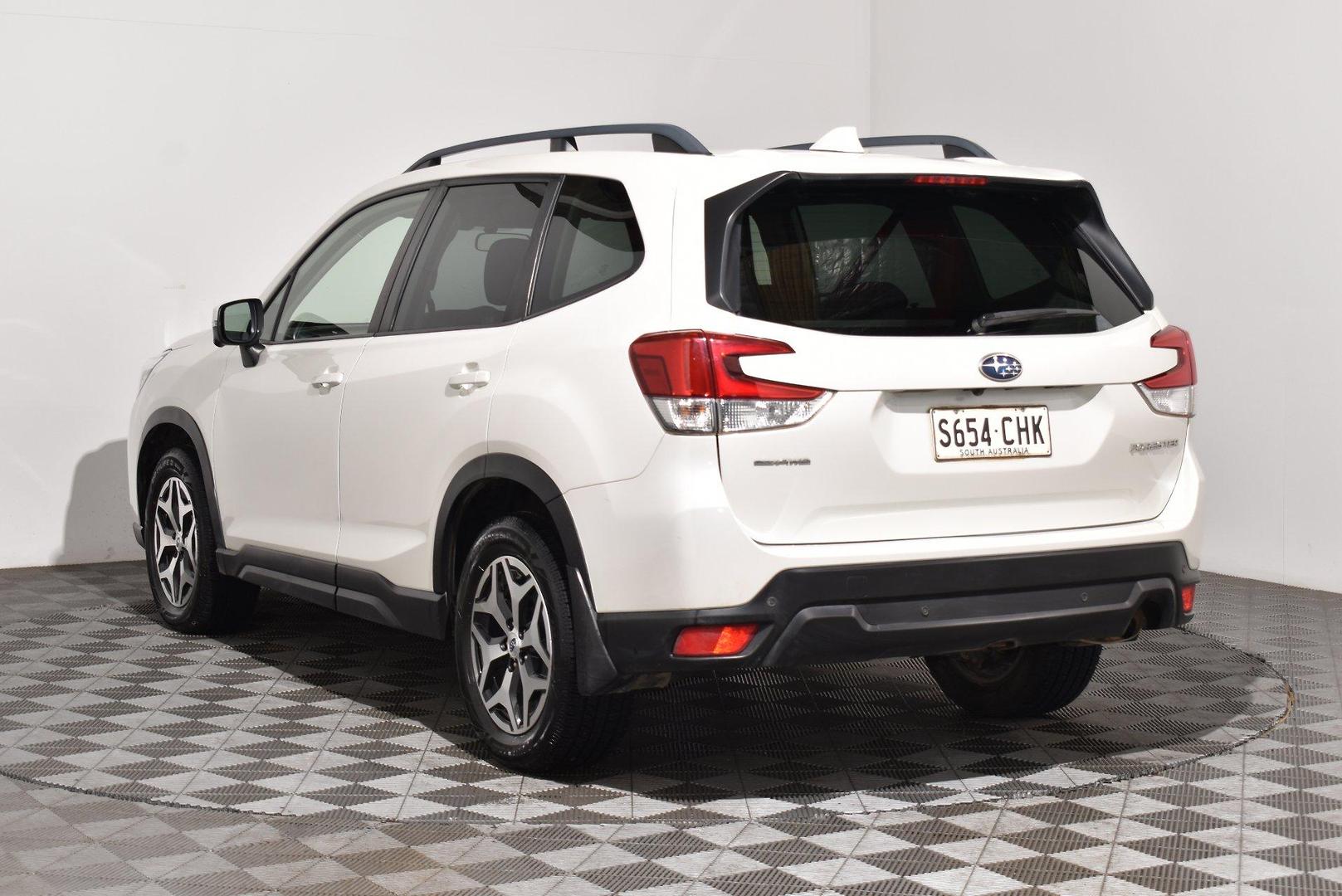 2020 Subaru Forester 25iL — photo 2
