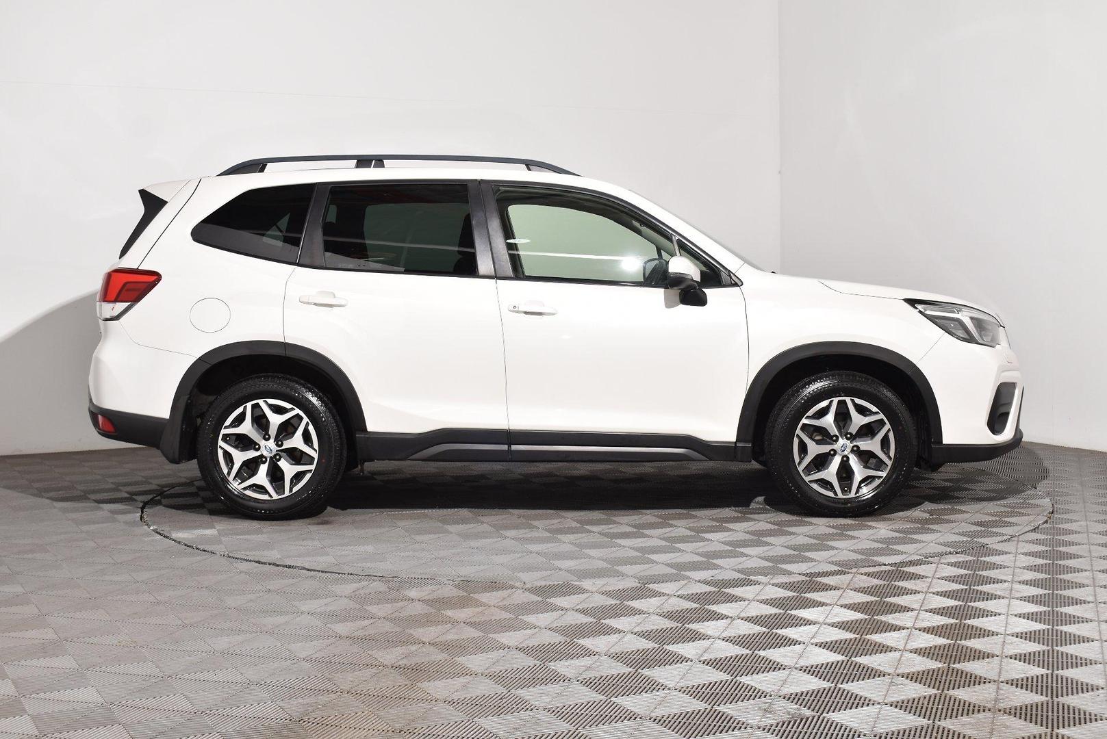 2020 Subaru Forester 25iL — photo 10