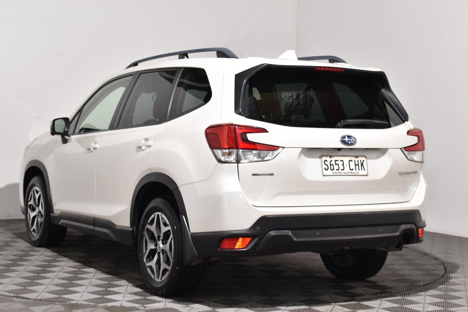 2020 Subaru Forester 25iL — photo 2