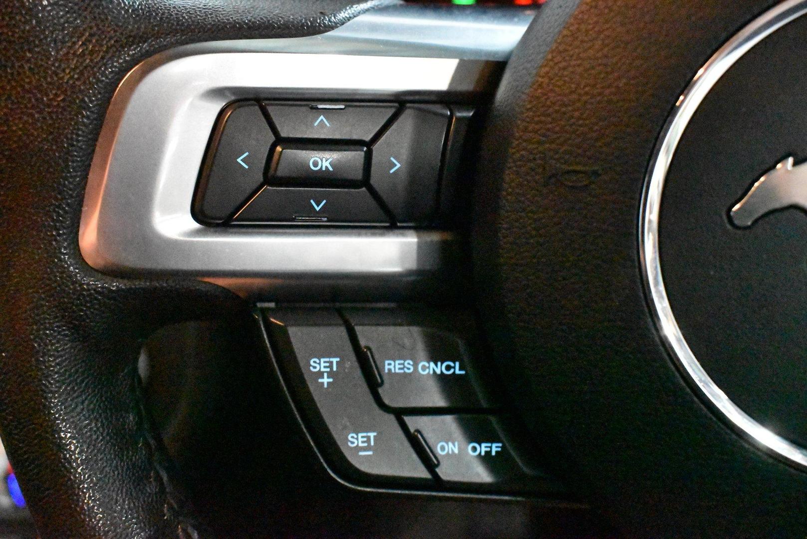 2017 Ford Mustang GT — photo 21