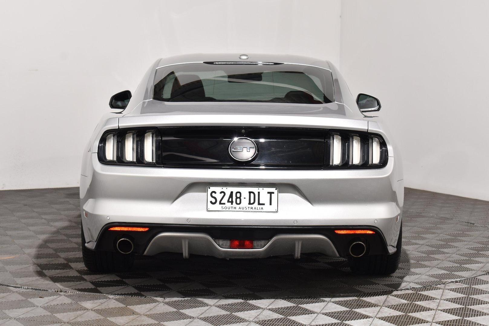 2017 Ford Mustang GT — photo 4
