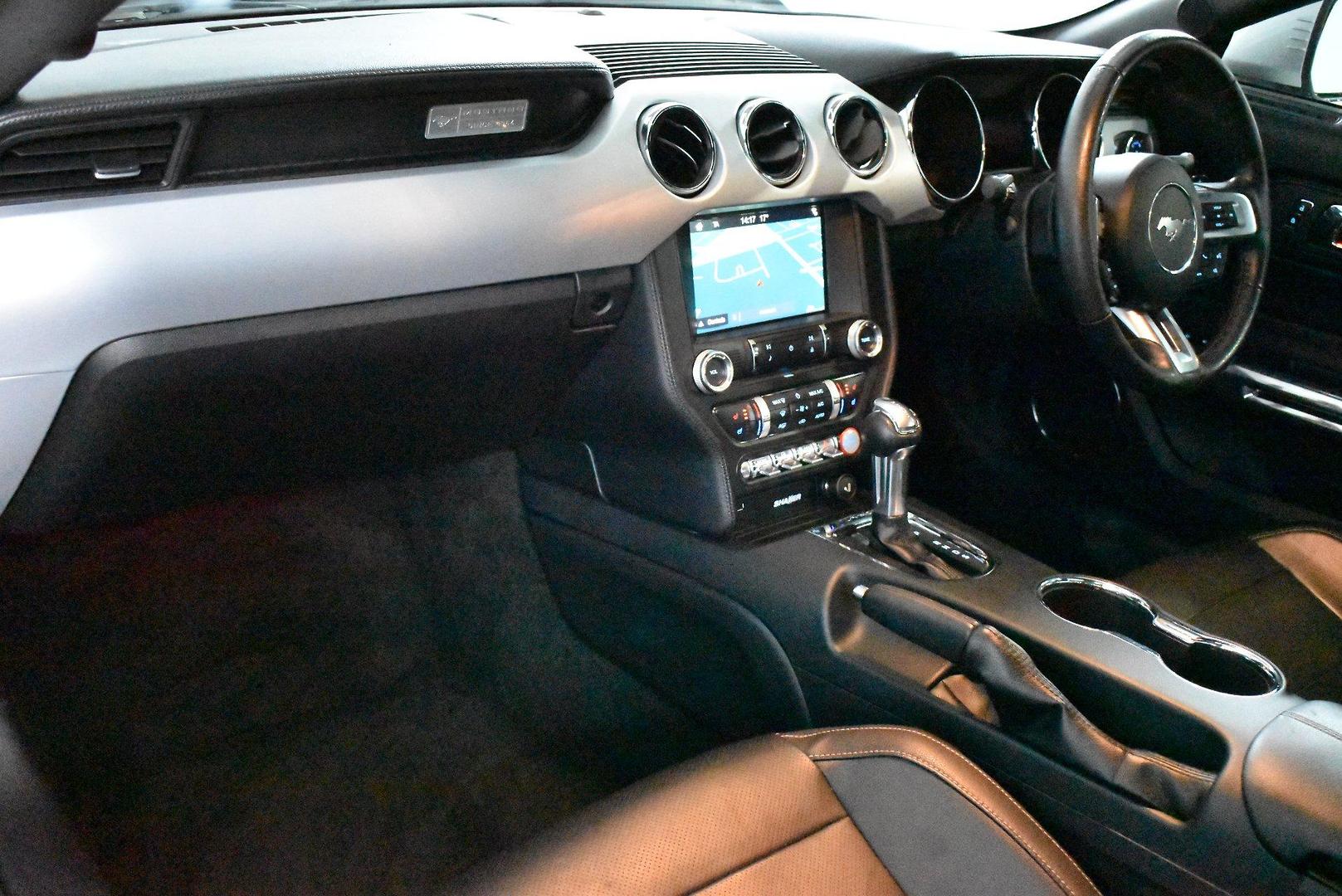2017 Ford Mustang GT — photo 6