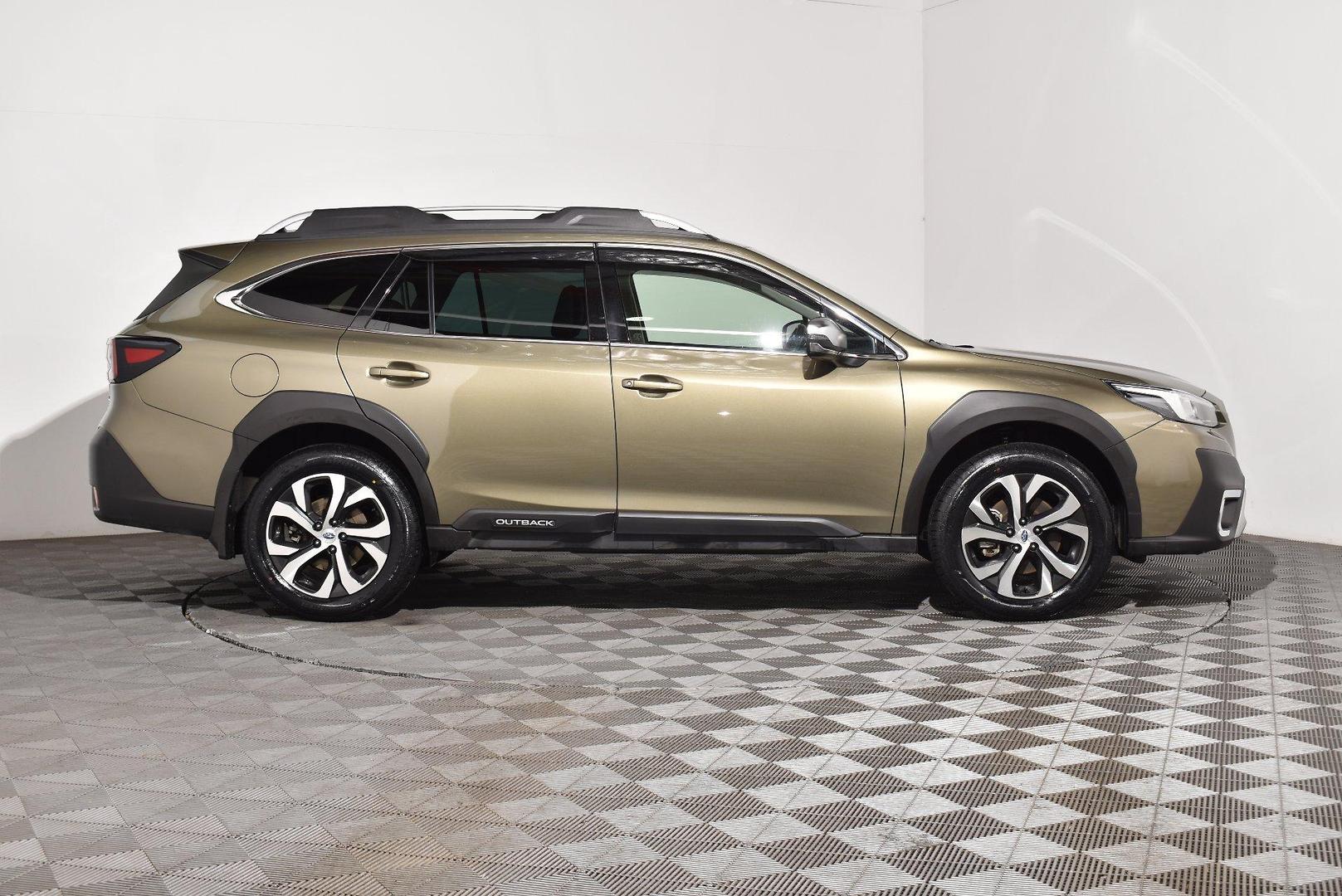 2022 Subaru Outback AWD Touring — photo 10