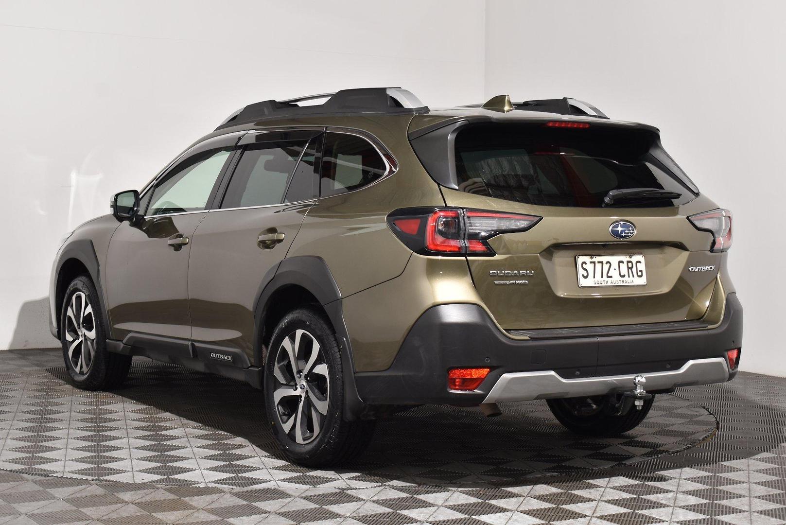 2022 Subaru Outback AWD Touring — photo 2