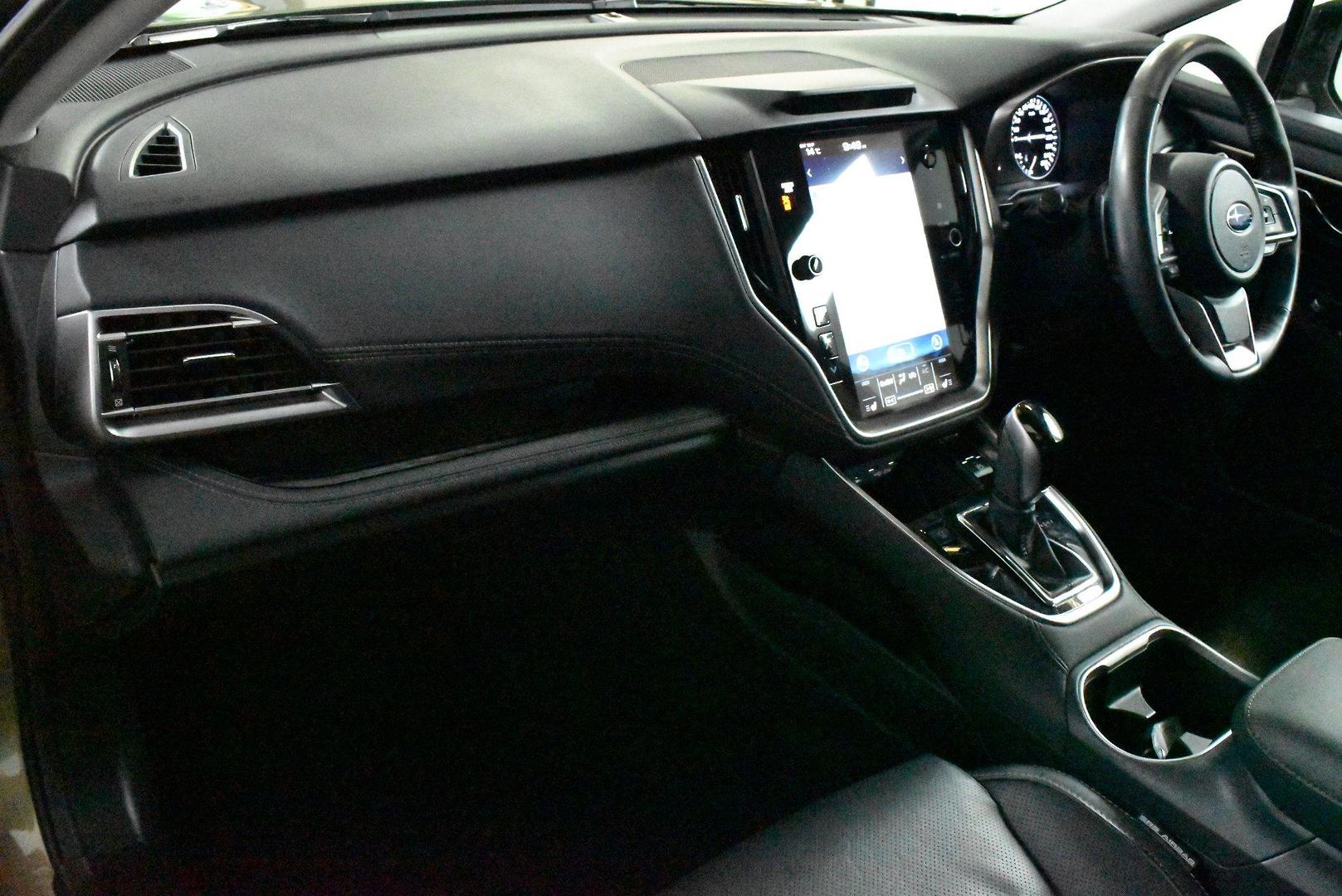2022 Subaru Outback AWD Touring — photo 6