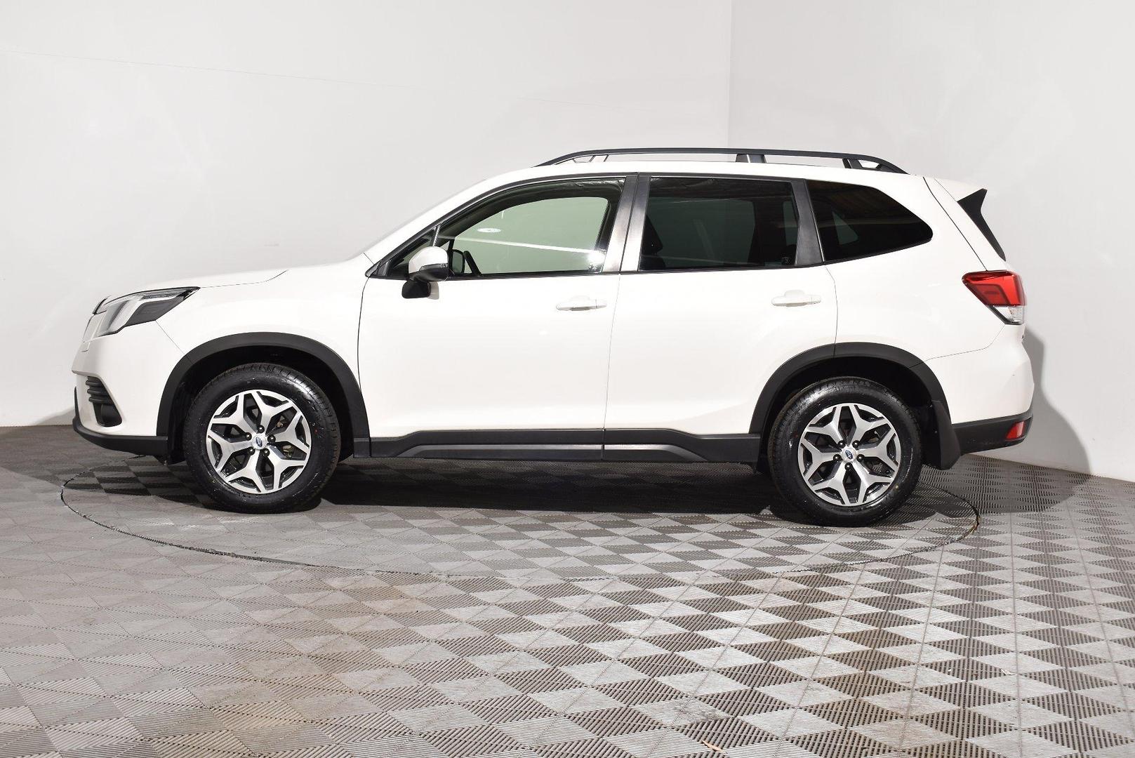 2021 Subaru Forester 25i — photo 11
