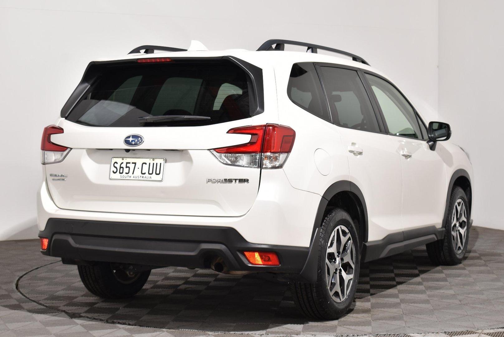 2021 Subaru Forester 25i — photo 14