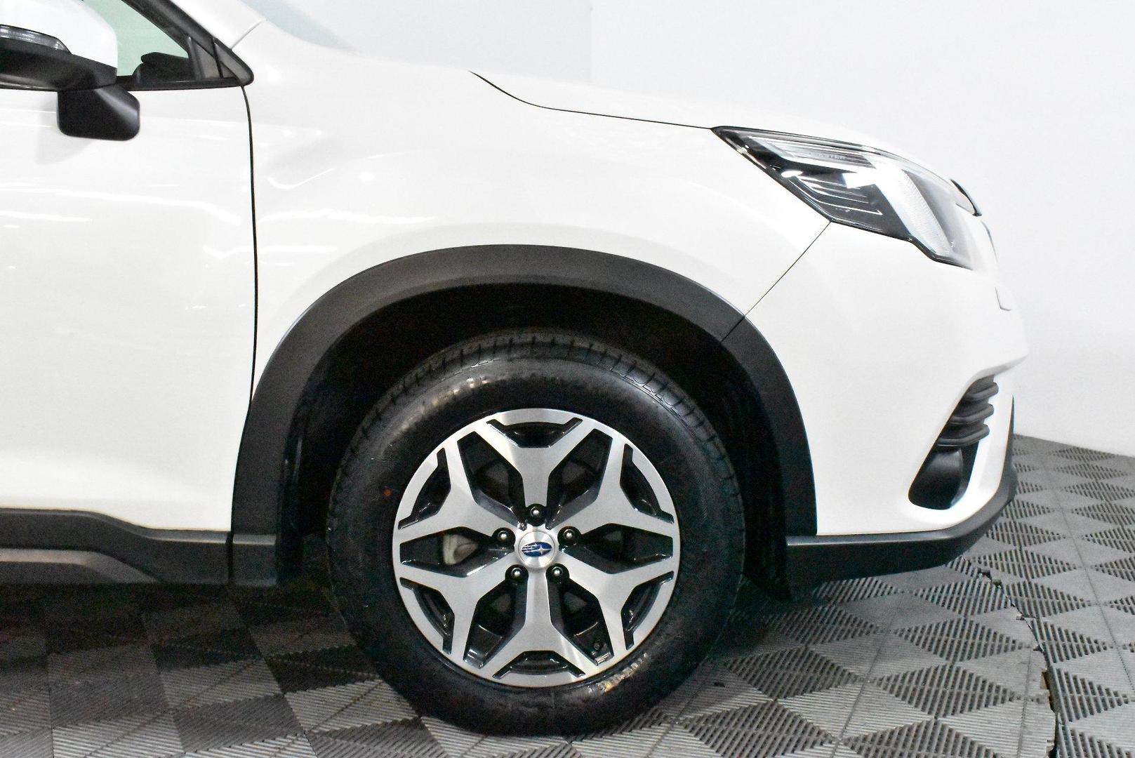 2021 Subaru Forester 25i — photo 18
